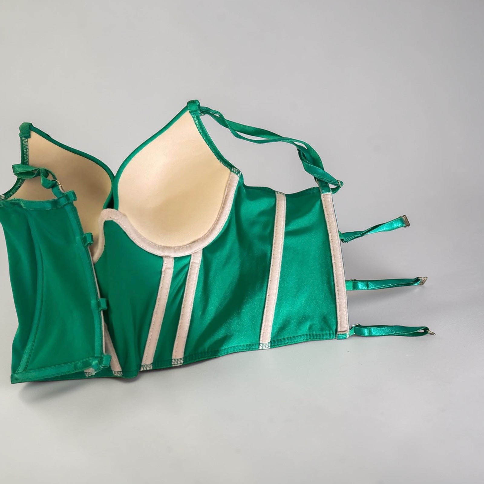Bustier Corsé Verde Esmeralda con Hebilla MK – Lujo y Seducción en Estado Puro