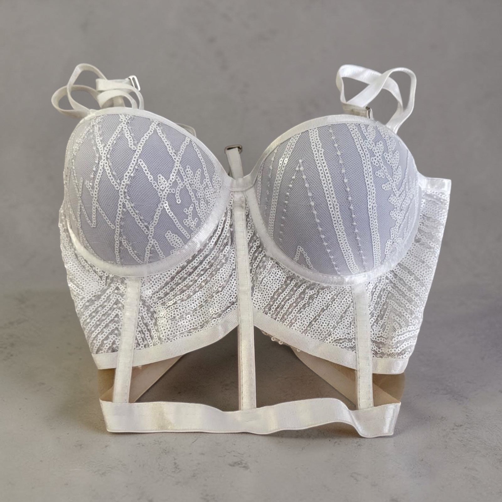 Bustier Corsé Plateado con Lentejuelas – Glamour y Seducción Brillante